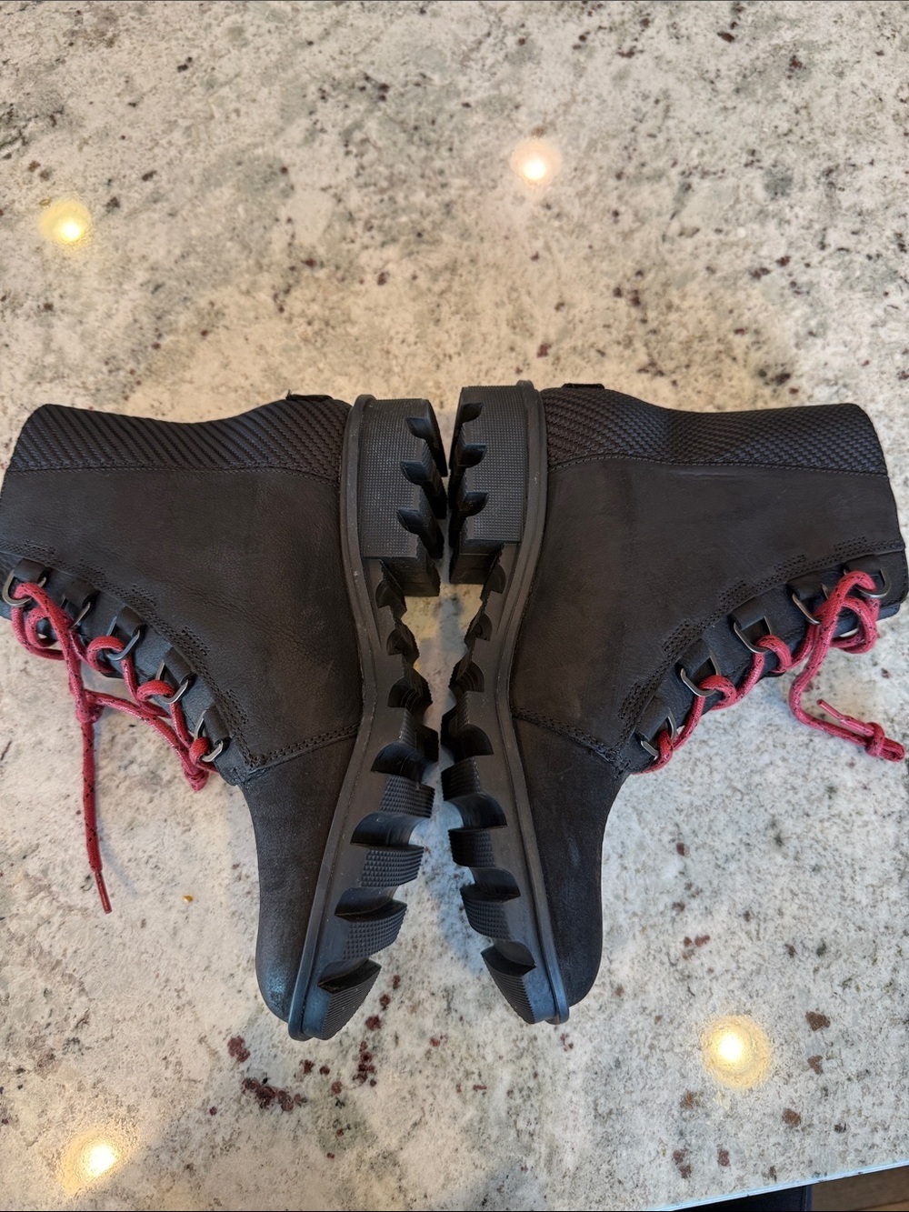 Women's 8.5 Sorel Black Leather Lace-Up Ankle Boots with Red Laces - Picture 4 of 8